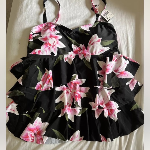 Island Escape Floral Tiered Tankini Top - Picture 4 of 4